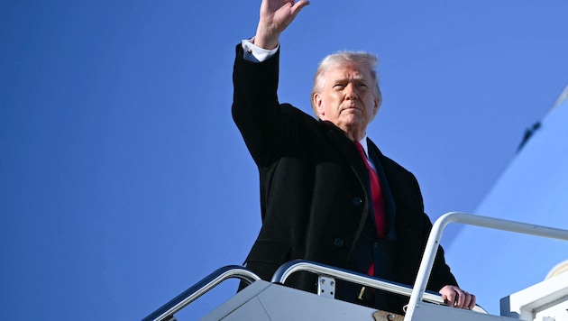 Donald Trump drohte am Freitag, den Kongress zu umgehen und seine Reform per Dekret ...