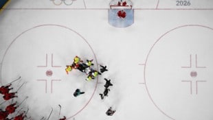 Kevin Fiala musste abtransportiert werden.