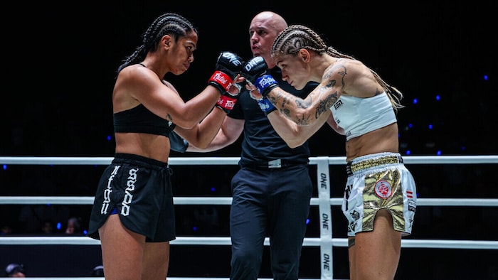 Hemetsberger (re.) und Buntan schenkten sich im Hauptkampf nichts.