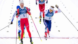 Ben Ogden (re.) holte die Silbermedaille. Eine Flasche seines Teams sorgte jedoch für ...