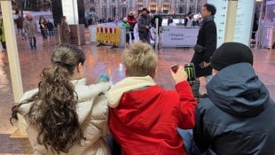 Kinder und Jugendliche trinken aus Geselligkeit mehr Drinks als gedacht.