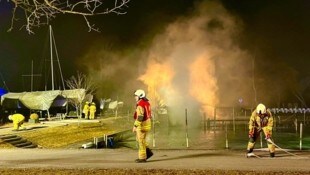Die Freiwillige Feuerwehr beim Löscheinsatz