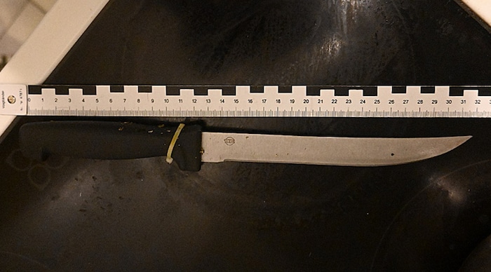 Mit diesem Küchenmesser (s. Bild oben) soll die Attacke verübt worden sein.