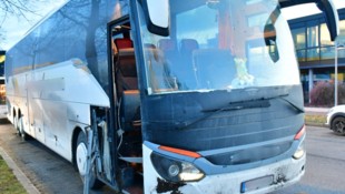 Der Lenker eines Reisebusses verlor Freitagfrüh nach einem Sekundenschlaf die Kontrolle über das ...