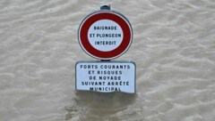 Für zwei Départements im Südwesten des Landes gilt die höchste Unwetterwarnstufe Rot.