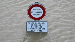 Für zwei Départements im Südwesten des Landes gilt die höchste Unwetterwarnstufe Rot.