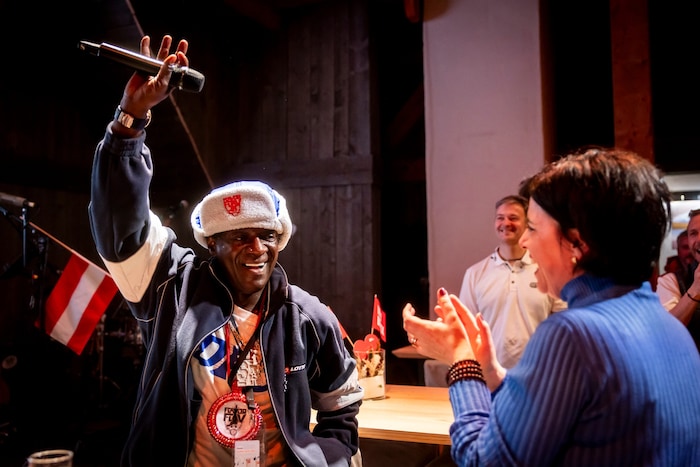US-Star-Rapper Flavor Flav brachte mit einem Spontanauftritt das Austria Tirol House zum Beben.