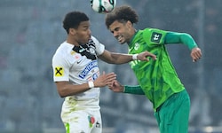 Hier mit dem Kopf am Ball, später aber mit der Ferse der Siegtorschütze für die WSG Tirol: Jamie ...