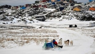 Sisimiut, die zweitgrößte Stadt Grönlands, ist bekannt für Wintersportmöglichkeiten.