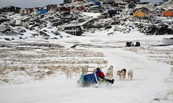 Sisimiut, die zweitgrößte Stadt Grönlands, ist bekannt für Wintersportmöglichkeiten.