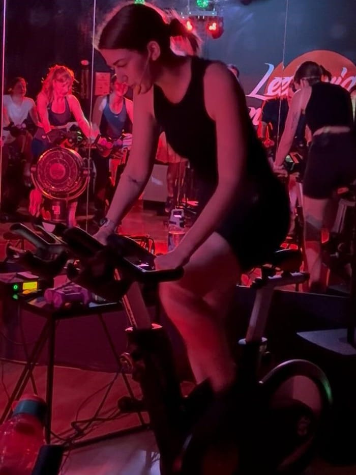 Trainerin Anabel ist Teil des fünfköpfigen Teams. Bei ihr kommt man so richtig ins Schwitzen!