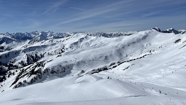 Blick über das Skigebiet Mellau-Damüls.