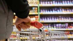 In einem Innsbrucker Supermarkt (Symbolbild) kam es zu der Gewalttat.