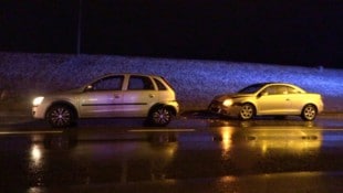 Die beiden am Unfall beteiligten Pkw wurden erheblich beschädigt.
