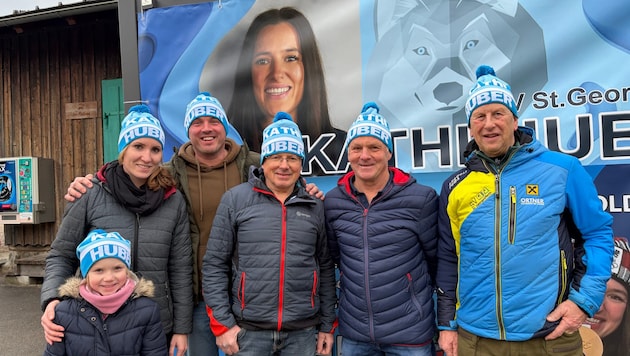 Der Katharina-Huber-Fanklub um Obmann Scheuchl (re.).