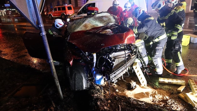 Am Wagen entstand Totalschaden.