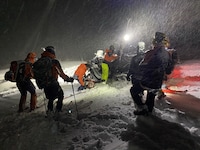 Mit dem Einsatzfahrzeug der Bergrettung Salzburg wurden die Wanderer ins Tal gebracht.