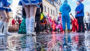 Laut Polizei ist der Wolf mittlerweile Richtung Bergisches Land weitergezogen. Der Umzug konnte ...