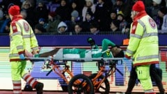 Martin Ndzie musste mit einer Trage abtransportiert werden.