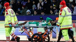 Martin Ndzie musste mit einer Trage abtransportiert werden.