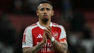 Auch wenn er nicht so dreinschaut, Gabriel Jesus ist mit dem FC Arsenal im FA Cup eine Runde ...