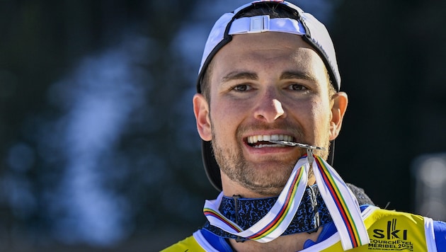 Alexander John „AJ“ Ginnis