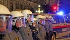 Der freiheitliche „Akademikerball“ führte schon in der Vergangenheit zu Protesten mit ...