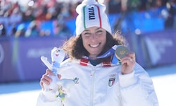 Sie strahlt: Federica Brignone mit ihrer Goldenen.