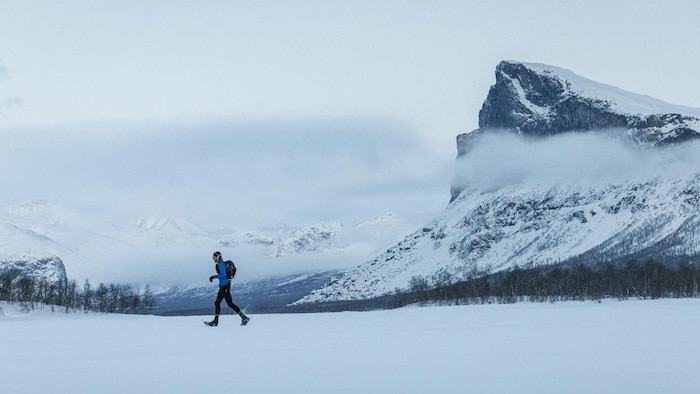 230 Kilometer in fünf Etappen bringen die Läufer an ihre Grenzen. Bei Weitem nicht alle schaffen ...