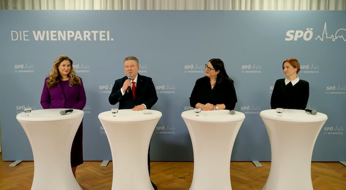 V.li.: Finanzstadträtin Barbara Novak, Bürgermeister Michael Ludwig, Kathrin Gaál geht, Elke ...