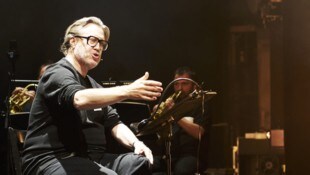 Nicholas Ofczarek polterte genial durch den verbalen Sturzbach, der das „künstlerische ...