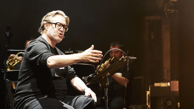 Nicholas Ofczarek polterte genial durch den verbalen Sturzbach, der das „künstlerische ...