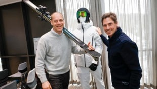 Die beiden Ex-Wintersportgrößen Michael Walchhofer (li.) und Felix Gottwald rühren die ...