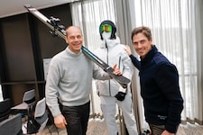 Die beiden Ex-Wintersportgrößen Michael Walchhofer (li.) und Felix Gottwald rühren die ...