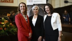 Feierliche Amtseinführung: Neue Präsidentin Martina Spreitzer-Kropiunik (li.) mit Sporrer ...