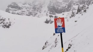 Aufgrund der sehr hohen Lawinengefahr (stark durchfeuchtete Schneedecke) wurde der ...