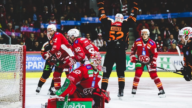 Die Rotjacken duellieren sich auf dem Eis und abseits davon mit den Graz 99ers.