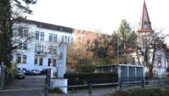 Von 1921 bis 1925 diente das altehrwürdige Gebäude im Zentrum von Bad Sauerbrunn als ...