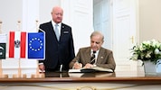 Von links: Bundeskanzler Christian Stocker (ÖVP) und Pakistans Premierminister Shehbaz Sharif 