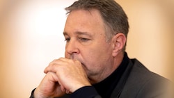 Ein nachdenklicher Vizekanzler Andreas Babler 