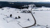 Links im Bild die Schwarze Aist, rechts davon liegt die Gemeinde Liebenau, links davon Sandl. ...