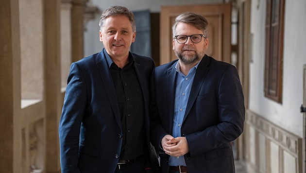 Lambert Schönleitner (Grüne) und Hannes Schwarz (SPÖ) machen gemeinsame Sache.