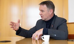 Andreas Babler bleibt Vorsitzender der SPÖ. Die Frage ist, ob er sein Ergebnis von knapp 89 ...