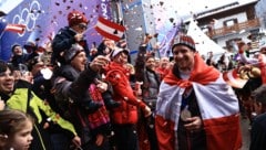 Fabio Gstrein (re.) beim Empfang – da jubelte auch Edel-Fan Manuel Feller (li.) mit.