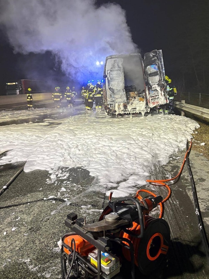 Die Einsatzkräfte bei den Aufräumarbeiten