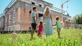 Wer 100 Quadratmeter sein Eigen nennen möchte, muss mehr als elf Jahresgehälter hinlegen.