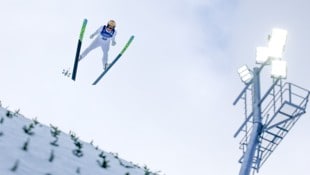 Johannes Lamparter geht als Zweiter in die Loipe.