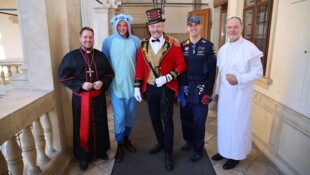 Die steirische FPÖ-Spitze: Marco Triller als Bischof, Hannes Amesbauer als Stitch, Mario Kunasek ...