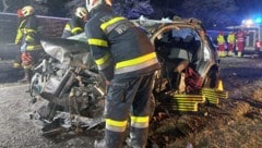 Das Unfallwrack auf der Ennstal-Straße