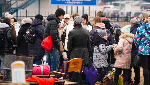 Ukrainische Flüchtlinge an der Grenze zu Polen (Archivbild)